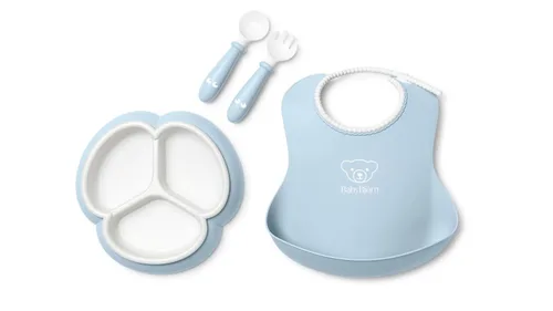 Vista 4 de BabyBjörn Juego de comida de 4 piezas, gris Incluye plato, tenedor, cuchara y taza Apto para lavavajillas Juego de alimentación para niños
