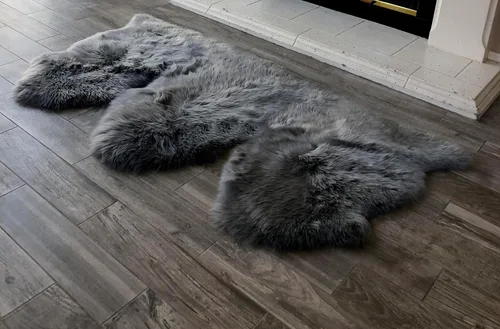 Vista 59 de LAMBZY Alfombra de piel de oveja auténtica, parte inferior gruesa y fuerte, fácilmente lavable, resistente a las manchas, perfecta para sala