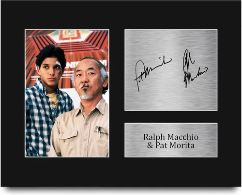 Vista 8 de HWC Trading Ralph Macchio & Pat Morita The Karate Kid Gifts Impreso Firmado Autograph Picture Display para fanáticos de recuerdos de películas, 16 x