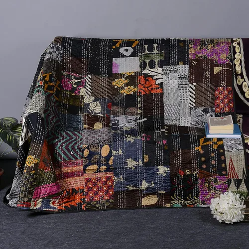 Vista 2 de Boho Sanskriti Colcha de seda india Kantha de retazos de seda tamaño Queen Twin Patola Colcha