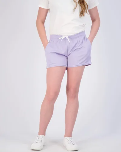 Vista 2 de Real Essentials Paquete de 4 pantalones cortos deportivos de malla para niñas con bolsillos