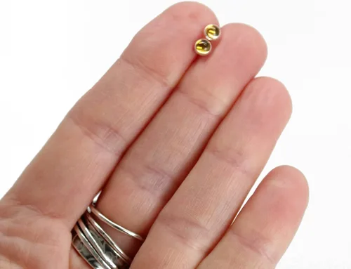 Vista 8 de Aretes de tuerca con piedras preciosas para mujeres y niñas, bisel redondo de 0.157 in de plata esterlina 925