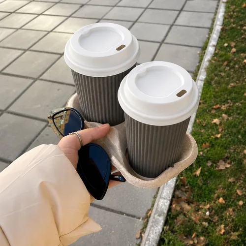 Vista 3 de Solo tapas: tapas de taza de café compostables Basic Nature, 500 tapas desechables para tazas de bebidas calientes. Las tazas se venden por