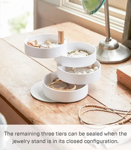 Vista 5 de YAMAZAKI Organizador de joyas giratorio para el hogar, caja de almacenamiento de 4 niveles, bandejas apiladas para accesorios con clavija de madera