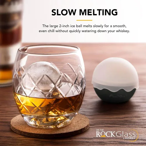 Vista 6 de Final Touch On The Rock Glass con molde de bola de hielo y jigger de medición, eleva tu experiencia de whisky, whisky y bourbon Movimiento