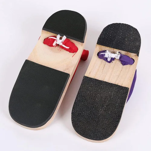 Vista 3 de Nezuko Cosplay Clogs Kochou Clog Rengoku Geta Tanjirou Clog Iguro Obanai Geta Flip Flops with Socks
