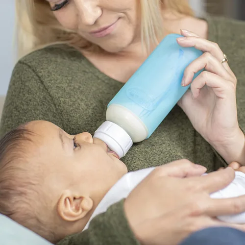 Vista 4 de Dr. Brown's Options+ Funda para botella de vidrio estrecha, 100% silicona, azul, sin BPA, 8 oz, paquete de 1