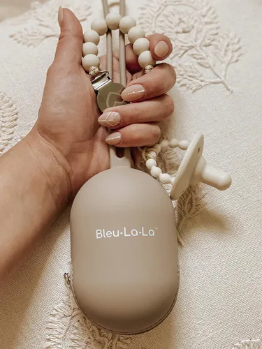 Vista 4 de Funda para chupete – Chupete de silicona suave, clip y bolsa de accesorios con cremallera (pardo)