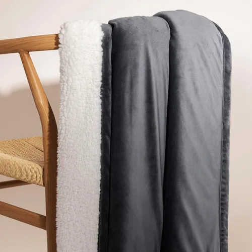Vista 5 de UGG - Manta de arrullo Bliss, manta de forro polar suave y mullida para cama o sofá, tamaño extragrande, cálida, reversible, lavable a máquina