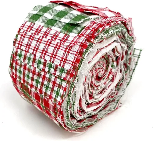 Vista 4 de Tela de Algodón Casera Roja y Verde de Feliz Navidad 22 piezas 2.5" X 44" Rollo Precortado (Jelly Roll) por JCS