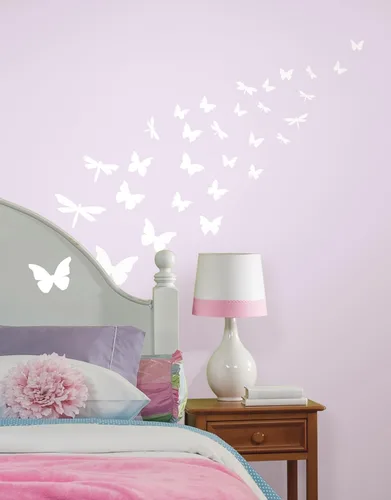 Vista 2 de RoomMates Calcomanías de pared de mariposas y libélulas que brillan en la oscuridad, calcomanías de pared reposicionables extraíbles para dormitorio