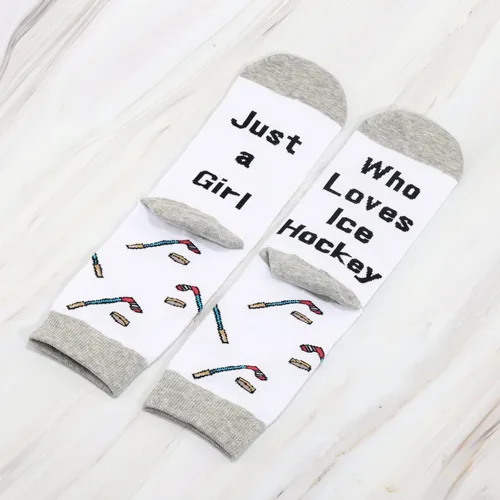 Vista 2 de CMNIM Regalos de hockey sobre hielo para niñas, 2 pares de calcetines novedosos de hockey sobre hielo Just a Girl Who Loves Hockey sobre hielo