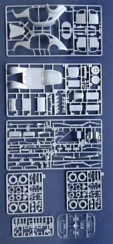 Vista 5 de Roden 818-1/35 - Ford V8-G81A Funkwagen, Maqueta de plástico