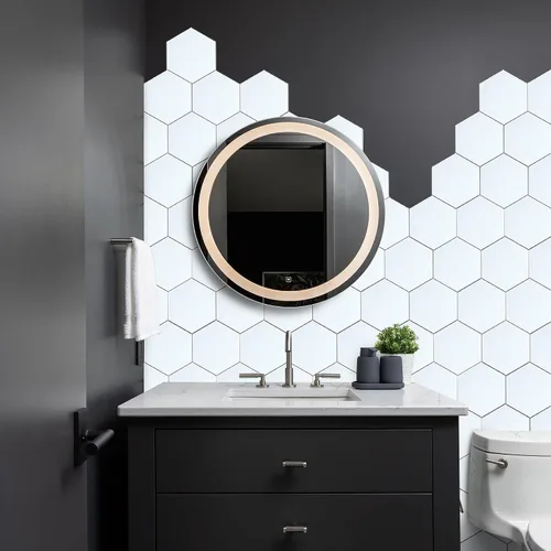 Vista 3 de Protector contra salpicaduras hexagonal blanco de despegar y pegar - Azulejo de pared de cerámica sintética, compuesto de aluminio tipo panal