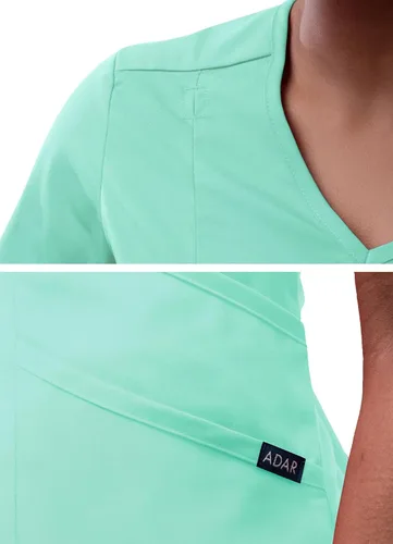 Vista 4 de Adar Pro Scrubs para mujer - Moderno cuello en V