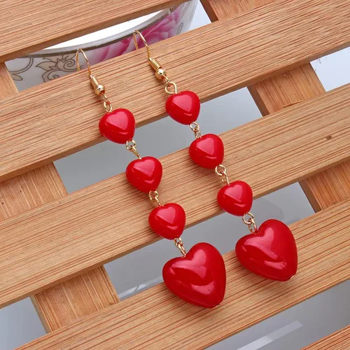 Vista 3 de Pendientes de borla de corazón rojo con cuentas de melocotón y borla larga para mujeres y niñas