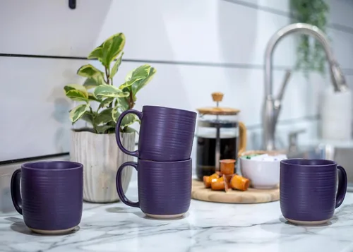 Vista 6 de Elanze Designs Juego de 2 tazas de café de cerámica de cerámica de 16 onzas, color morado acanalado