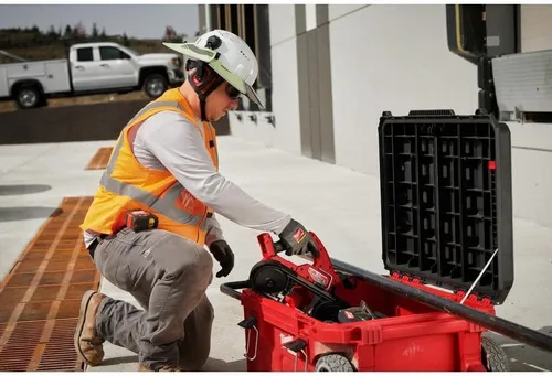 Vista 8 de Milwaukee BOLT 24dB Orejeras
