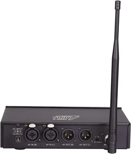 Vista 5 de Audio2000'S AWM630CU UHF 100 Sistema de monitor intrauditivo inalámbrico de frecuencia seleccionable con ocho receptores inalámbricos y una funda