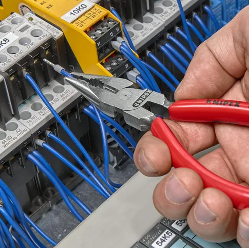 Vista 4 de KNIPEX - Herramientas 00 20 01 V16 - Juego de alicates automotrices de 4 piezas en bandeja de espuma (002001V16)