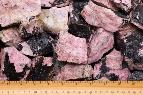 Vista 3 de Fantasia Materiales: 2 libras de piedras naturales de rodonita de Perú