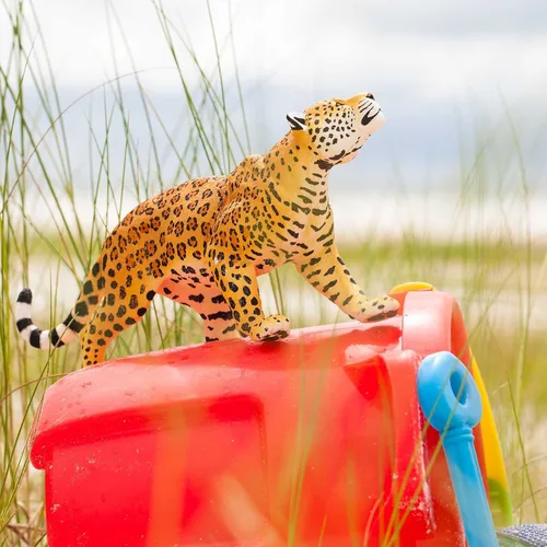 Vista 4 de Safari Ltd. Figura de Jaguar – Figura detallada de plástico de 10.25 pulgadas – Divertido juguete educativo para niños, niñas y niños a partir de 1