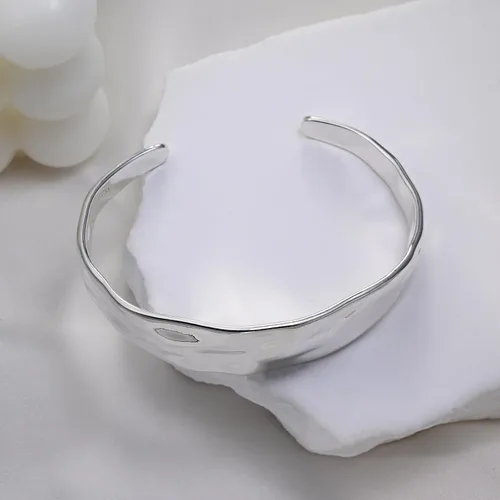Vista 6 de Brazalete grueso de plata de ley estilo vintage con textura martillada estilo declaración, pulseras abiertas para mujer