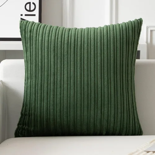 Vista 16 de UGASA - Fundas de almohada decorativas de terciopelo suave y sólidas de Navidad para sala de estar/sofá, 16 x 16 pulgadas, 2 unidades, color burdeos