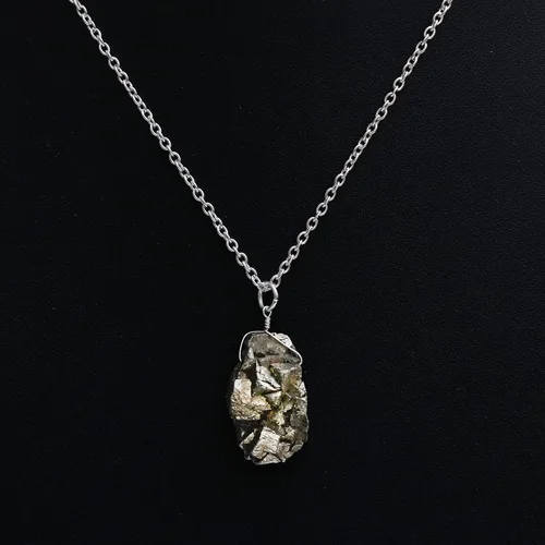 Vista 3 de Gempires - Collar con colgante de piedra de pirita natural para mujer, joyería de piedras preciosas de cristal crudo, latón hipoalergénico de 18