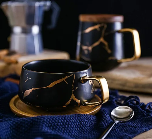 Vista 4 de Jusalpha Juego de taza de té de 10 oz con impresión de mano dorada y platillo/Juego de taza de café y platillo de bambú TCS19 (Negro)