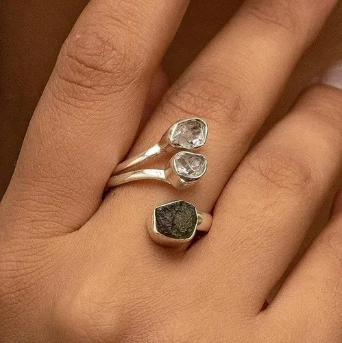 Vista 2 de CROWNJEWELRY - Anillo de joyería hecho a mano de plata esterlina 925 con moldavita checa y Herkimer 925
