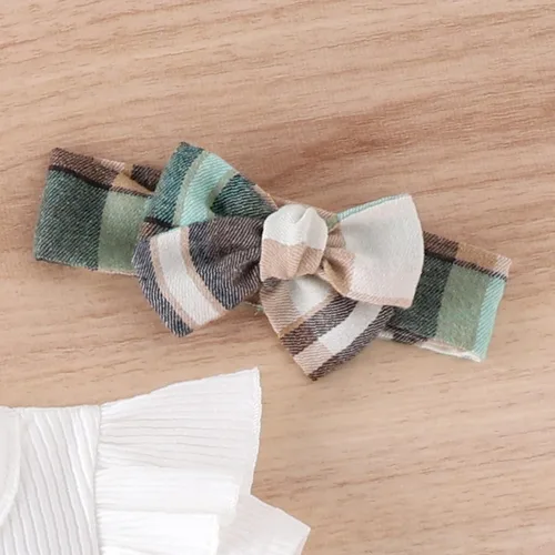 Vista 4 de AMMENGBEI Conjunto de verano para bebé niña, manga con volantes, camiseta de punto acanalado, pantalones cortos con tirantes florales, diadema