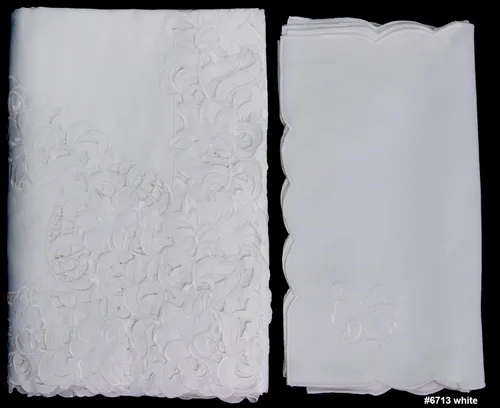Vista 2 de Creative Linens Mantel floral bordado redondo de 68 pulgadas con 8 servilletas color blanco