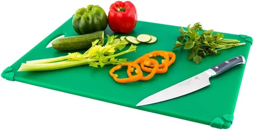 Vista 6 de Restaurantware -Tabla de cortar de plástico duradero verde de 12 x 18 pulgadas - Los agarres de esquina de goma evitan el deslizamiento - Codificado