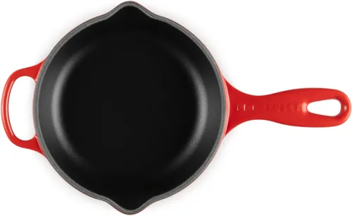 Vista 4 de Le Creuset Sartén de Hierro Fundido Esmaltado Signature con Mango de Hierro, 6.33", Cerise