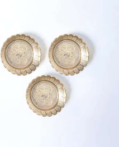 Vista 11 de Shubhkart Juego de platos Nakshi de latón macizo de alta calidad (3 tamaños: L/M/S) – Platos decorativos de Puja hechos a mano para Aarti, templo