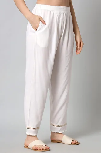Vista 6 de Chandrakala Conjunto de pantalón Kurti de algodón bordado floral blanco para mujer (K222-P), Blanco-222