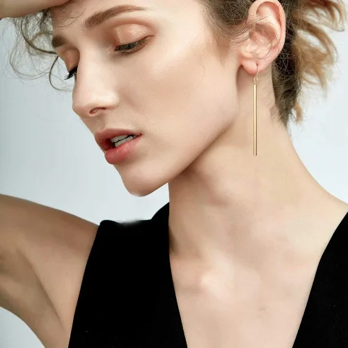 Vista 2 de Dije colgante de figura geométrica de barra rectangular larga estilo simple punk color oro o plata brillante arete colgante para mujer