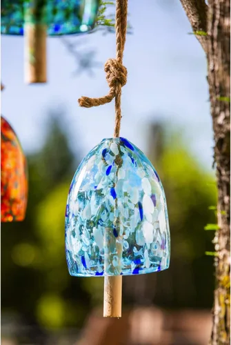 Vista 5 de Evergreen Garden Carillón de viento de vidrio de arte colorido Azul claro Percutor de madera maciza Tono profundo natural 8 pulgadas de alto