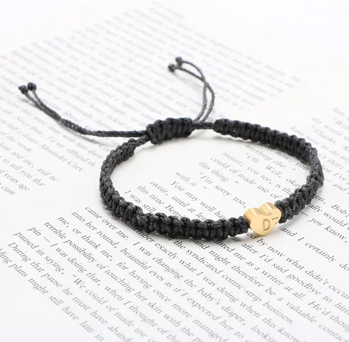 Vista 4 de Pulsera de abalorios con iniciales hecha a mano trenzada y ajustable para mamá, hija, joyería de cumpleaños para mujer