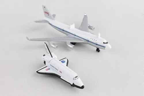 Vista 6 de Daron Space Mission - Juego de juguetes Boeing 747 y transbordador espacial, auténticas representaciones de naves espaciales, juegos empaquetados