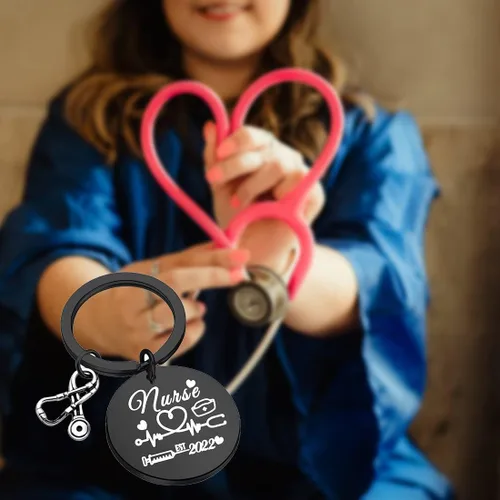 Vista 6 de Regalos de graduación para enfermera enfermera Est 2021 llavero para futuro regalo para enfermera regalo para estudiantes de medicina regalos
