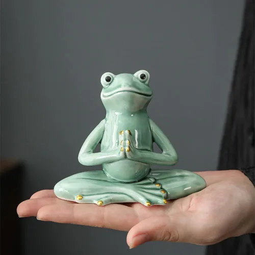 Vista 7 de OwMell Rana Zen de Cerámica para Decoración, Estatua de Rana en Pose de Yoga para Meditación Cerámica para Decoración Zen del Hogar - Namaste