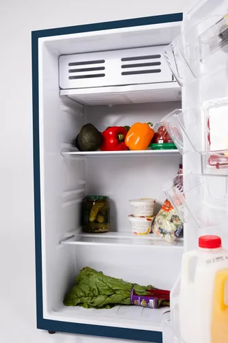 Vista 8 de Frigidaire Refrigerador - Mini refrigerador retro con ahorro de energía, control de termostato ajustable, ideal para dormitorio, oficina, RV, Azul