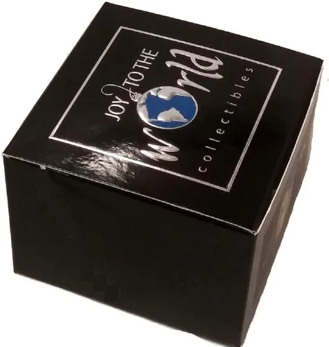 Vista 2 de Joy To The World Black Lab con disco de búsqueda de cristal polaco adorno para perro Labrador Retriever