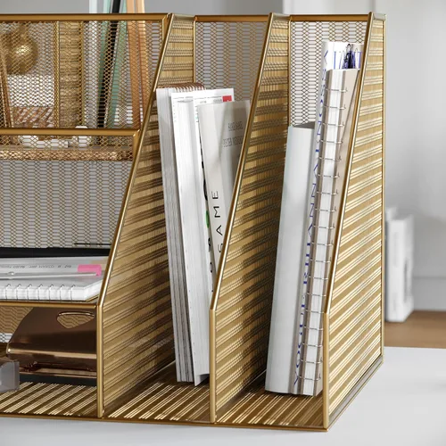 Vista 4 de Martha Stewart Ryder - Organizador de escritorio grande de metal de malla dorada con soporte para archivador de revista, soporte para bolígrafos
