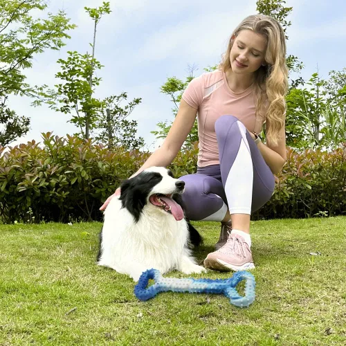 Vista 2 de Juguetes para perros para masticadores agresivos, juguetes grandes para perros con diseño convexo, juguete de goma natural para perros enérgicos