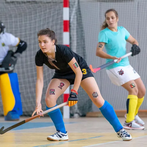 Vista 6 de Hungdao 98 piezas de recuerdos de fiesta de hockey incluyen 12 lápices de hockey sobre hielo con borrador, 12 bolas de rodilla de espuma, 12