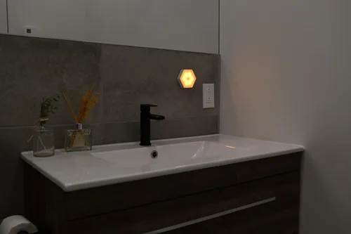 Vista 8 de Luces LED adhesivas con sensor de movimiento, luces nocturnas con sensor de movimiento, luces LED para interiores y exteriores, luces que funcionan