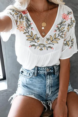 Vista 4 de Melliflo Blusas mexicanas bordadas florales con cuello en V para mujer, estilo bohemio, dobladillo alto y bajo, blusas campesinas tipo babydoll